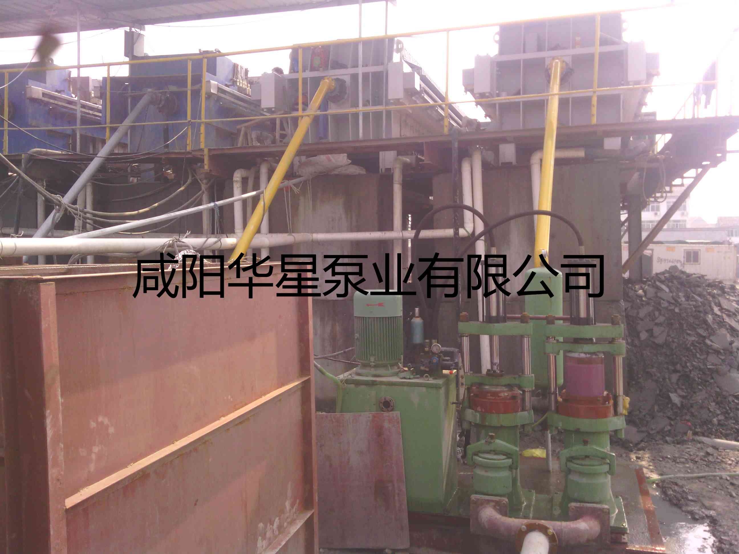 華星YBH300-40節能陶瓷柱塞泵打樁污泥使用現場-02